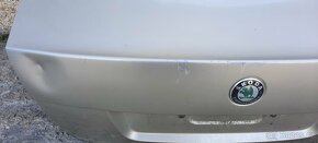 Páté dveře Škoda Octavia 2 sedan - 3