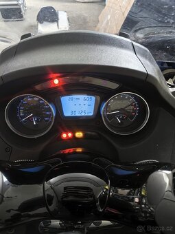 Piaggio MP3 500 Sport - 3