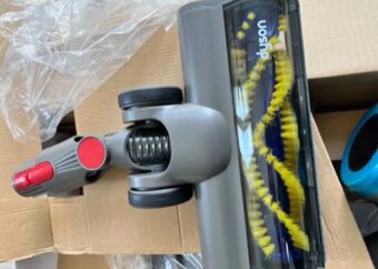 Prodám vysavač Dyson V15 Detect Fluffy - 3