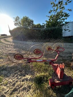 PAPRSKOVÝ OBRACEČ A SHRNOVAČ SENA - 3