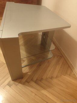 Prodám TV stolek. SLEVA JASNÁ - 3