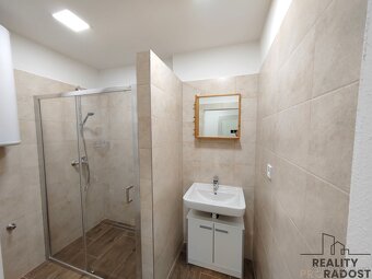 Pronájem bytu 1+1 s balkónem v klidné části Hodonína, Pronáj - 3