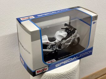 Maisto Suzuki GSX 1300r - 3