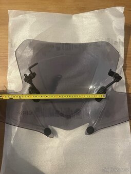 Tónovaný plexi štít - 3