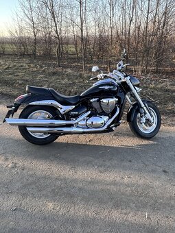 Suzuki M 800 Intruder - 3