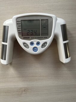 Měřič tělesného tuku OMRON BF 306 - 3
