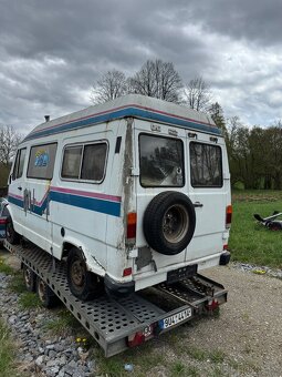 Mercedes Benz 207D - 3