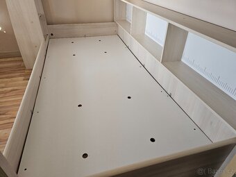 Patrová postel pro dva s policemi - 3