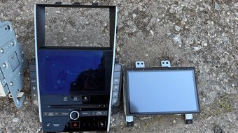 Prodám kompletní navigaci, audio a klima na infiniti Q50 - 3