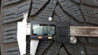 Pěkné zimní pneu Nexen 235/45/18 XL, sada - 3