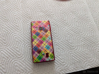 Sony-Ericsson Hazel - 3