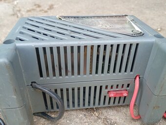 Nabíječka autobaterií 12V 6 A - 3