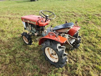 JAPONSKÝ MALOTRAKTOR YANMAR YM1110D 4X4 - 3