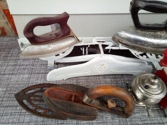 Staré žehličky a váhy - 3