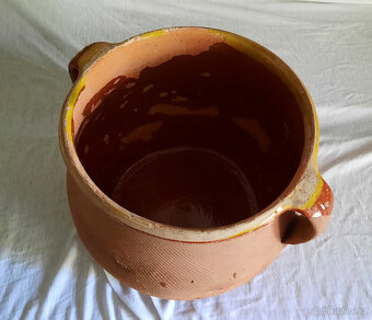 Velmi stará nádoba z pálené hlíny - 3