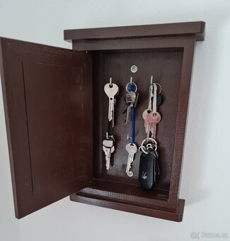 schránka na klíče - 3
