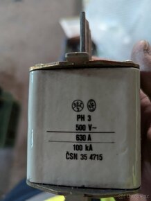 Nožové pojistky 250ks - cena za 1ks - 12kč při odběru všech - 3