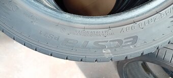 Kumho 235/45 R18 - 3