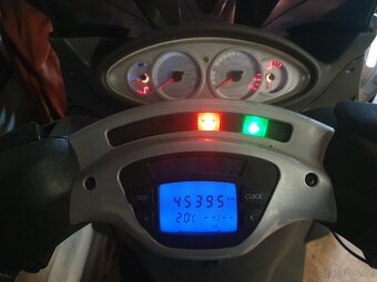 Piaggio x9 - 3