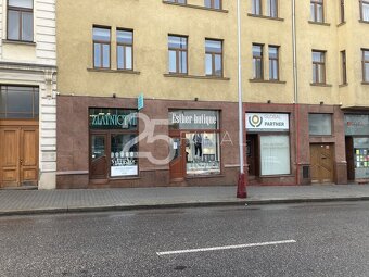 Pronájem reprezentativní kanceláře s výlohou, v centru Mladé - 3