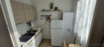Pronájem bytu 1+KK, 34m2, Kobylisy - 3