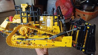 Lego technic 42131 Buldozer CAT - 3