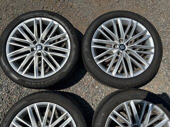 Alu orig letní sada Seat 5x112 7J ET45 225/45 R18 - 3