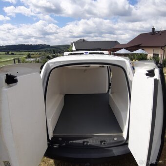 Volkswagen Caddy 2.0 TDI skříň, chladicí vůz - 3