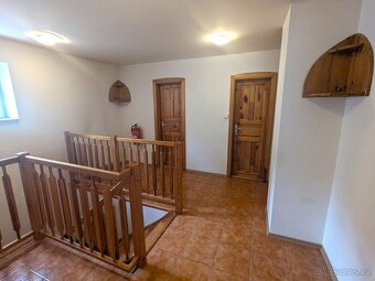 Prodej rodinného vícegeneračního domu, 4+1 a 2+kk Ohníč - 3