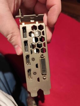 AMD RX 580 MSI Armor 8G - 3