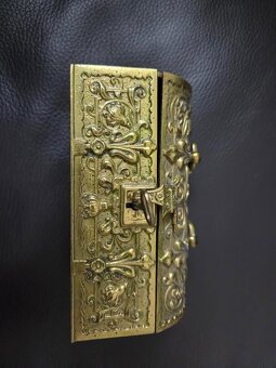 Starožitná bronzová šperkovnice s klíčem - 3