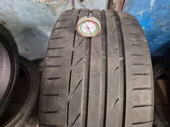 245/35 R18 BRIDGESTONE (4,5mm) č.16113/b8 - 3