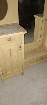 Starožitná celodřevěná ložnice - 3