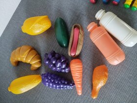 Plastové hračky- potravy / obchod + kuchyňské náčiní - 3