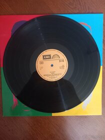 LP Vinyl Queen-Hot Space Supraphon 1983 EX+ - 3