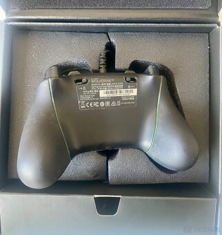 Profi drátový ovladač na XBOX Razer Wolverine v2 - 3
