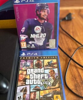 Playstation 4 PRO 1TB - 3