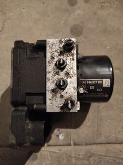 ABS jednotka 1K0 614 517 BD - 3