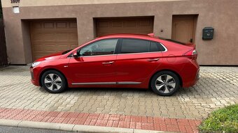 Elektromobil Hyundai Ioniq 1. majitel, možný odpočet DPH. - 3