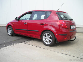 K I A CEED 1.4-16V 80KW RV-2009-KOUPENO V ČR- - 3