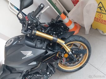 Honda CB1000 Hornet SP, nové 5/25-po nehodě 940km - 3