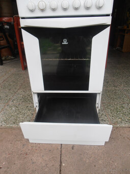 SKLOKERAMICKÝ SPORÁK INDEST - 3