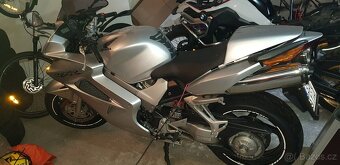 HONDA VFR - 3