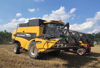 Kombajn New Holland CS640 - 3