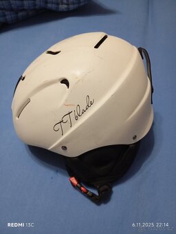 Lyžařská helma - 3