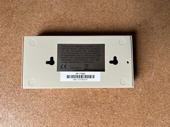 5portový switch Repotec 10/100 Mbps – funkční - 3