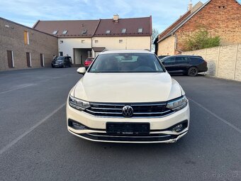 VW PASSAT VARIANT BUSINESS 2.0TDI DSG rv.2023 - 3