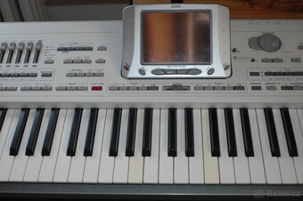 Prodám KORG Pa2X PRO, sustain pedál a nožní přepinač - 3