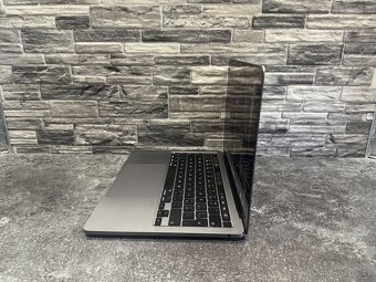 MacBook Pro 13" 2020 M1 / 8GB / 256GB - 3