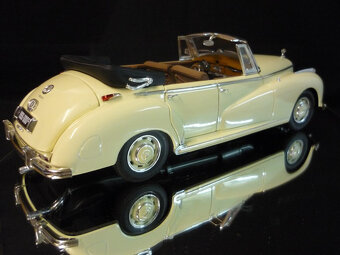 Model 1:18 Mercedes 300c W186 Cabriolet 1955 Ricko - 3
